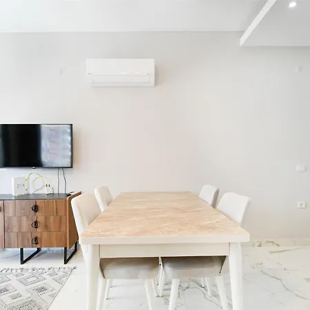 White Sail Spacious 2-bedroom Steps From Yekta Mall In Mahmutlar, * Αλάνια