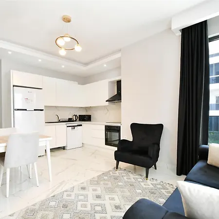 White Sail Spacious 2-bedroom Steps From Yekta Mall In Mahmutlar, Apartment