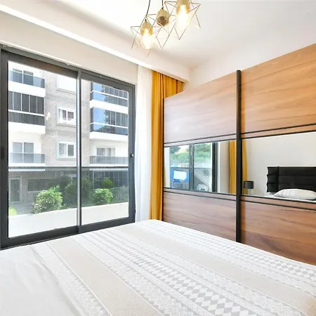 White Sail Spacious 2-bedroom Steps From Yekta Mall In Mahmutlar, * Αλάνια