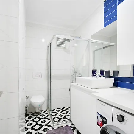 White Sail Spacious 2-bedroom Steps From Yekta Mall In Mahmutlar, Appartement *